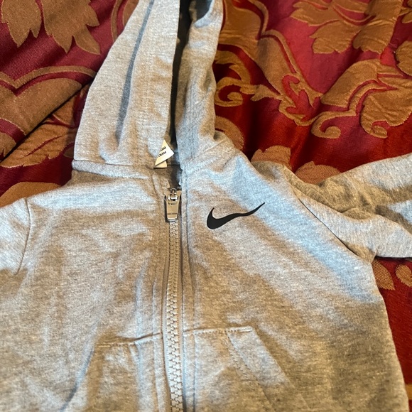 Baby boys Nike sweat suit. Gently work EXCELLENT condition - Picture 5 of 5